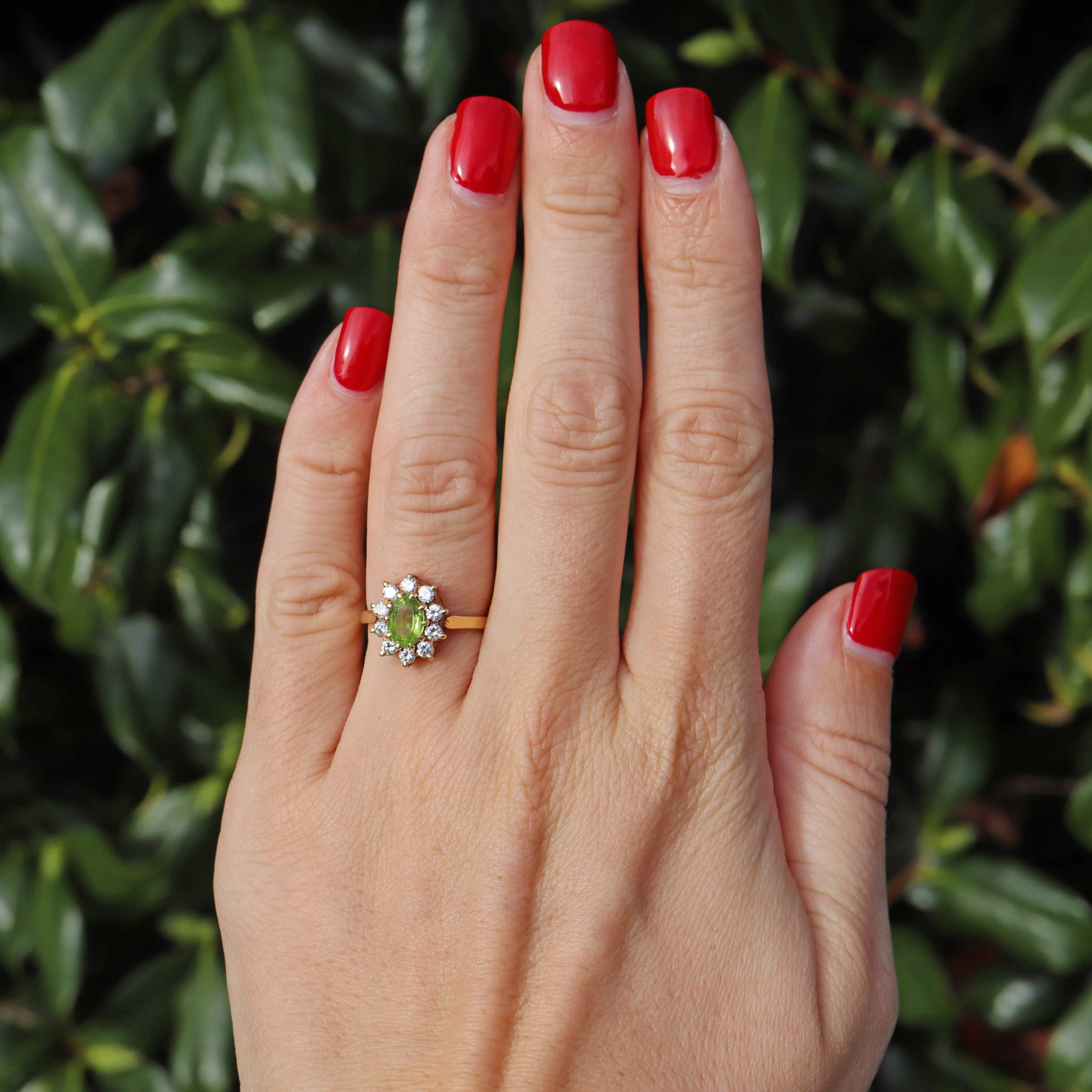 Vintage 1987 Peridot & Diamond 18ct Gold Cluster Ring
