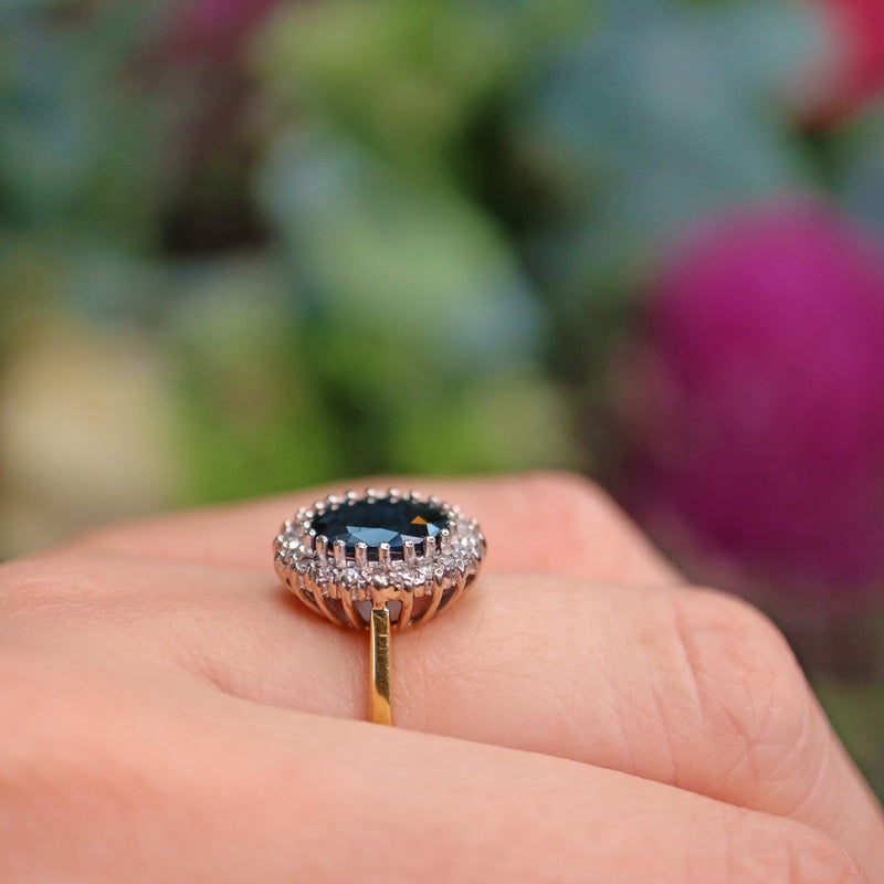 Ellibelle Jewellery Vintage 1990 Sapphire & Diamond 18ct Gold Cluster Ring (1.60ct)