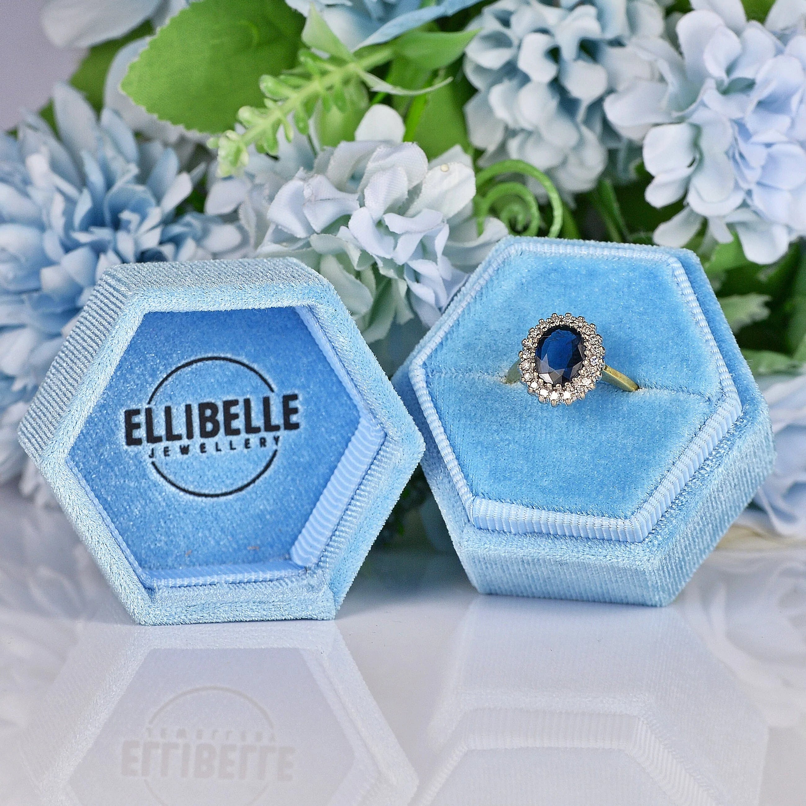 Ellibelle Jewellery Vintage 1990 Sapphire & Diamond 18ct Gold Cluster Ring (1.60ct)