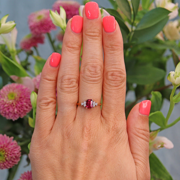 Ellibelle Jewellery Vintage 1990s Rhodolite Garnet & Diamond 18ct Gold Ring