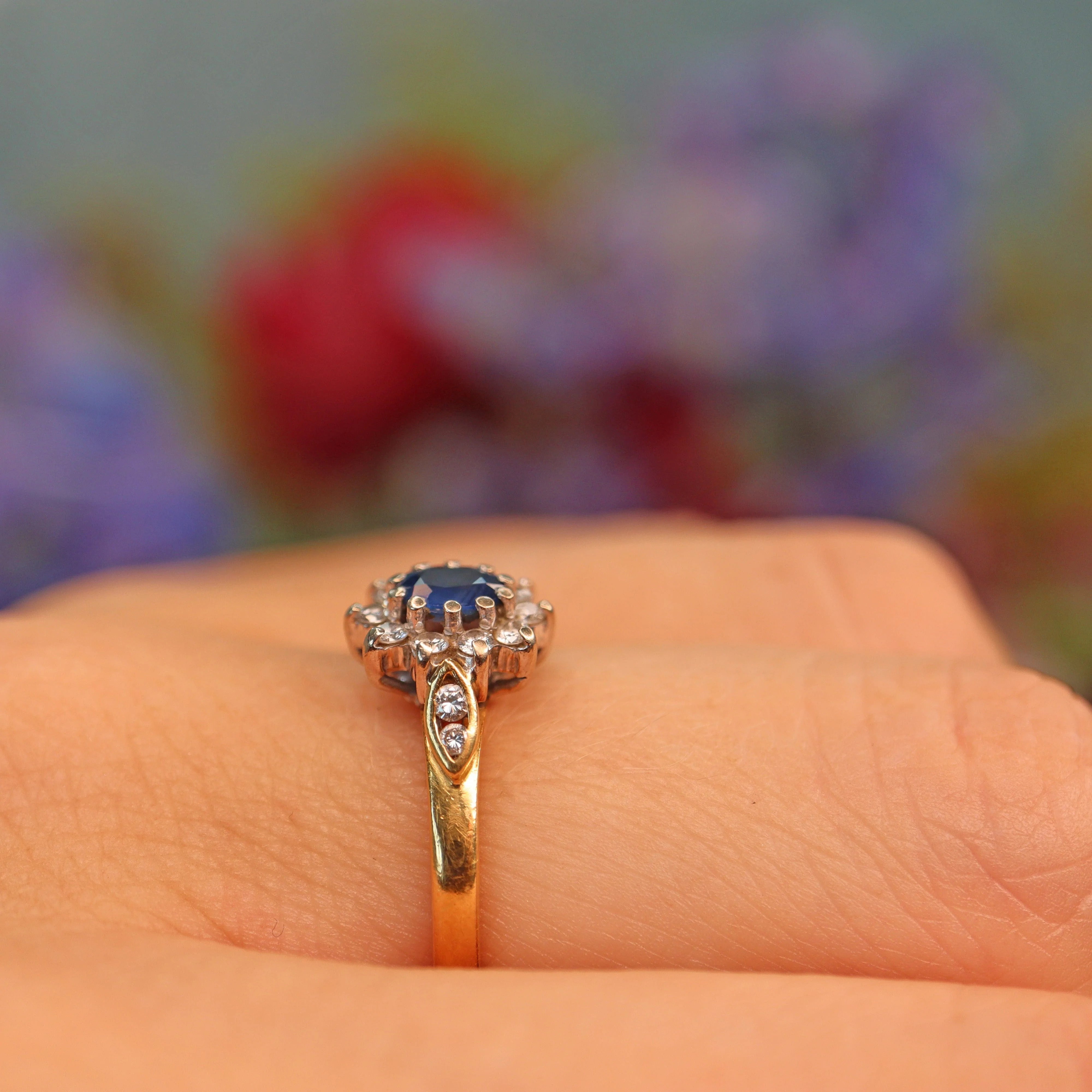Ellibelle Jewellery Vintage 1990s Sapphire & Diamond Oval Cluster Ring