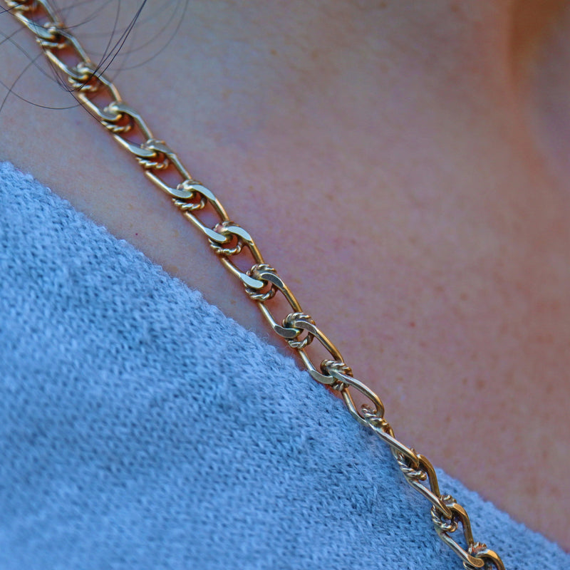 Ellibelle Jewellery VINTAGE 9CT GOLD FANCY CURB LINK NECK CHAIN (24")