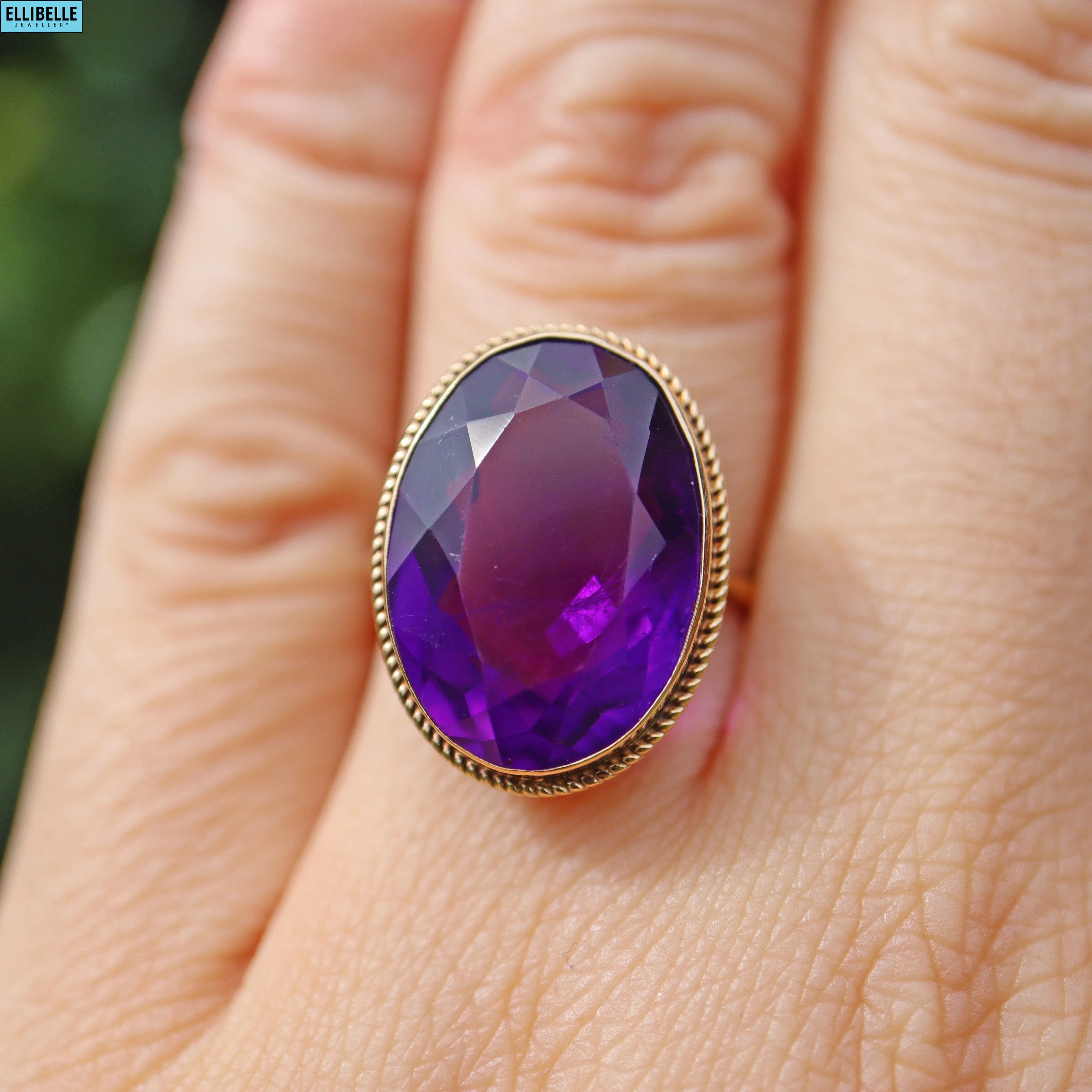 VINTAGE AMETHYST 9CT GOLD SOLITAIRE DRESS RING