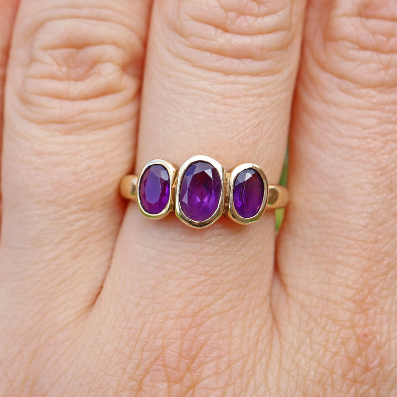 Ellibelle Jewellery VINTAGE AMETHYST 9CT GOLD THREE-STONE RING