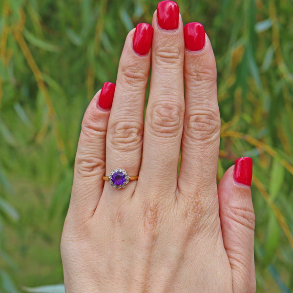 VINTAGE AMETHYST & DIAMOND 18CT GOLD DAISY HALO RING