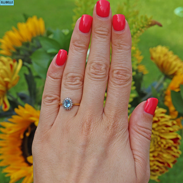 VINTAGE AQUAMARINE & DIAMOND 18CT GOLD HALO CLUSTER RING