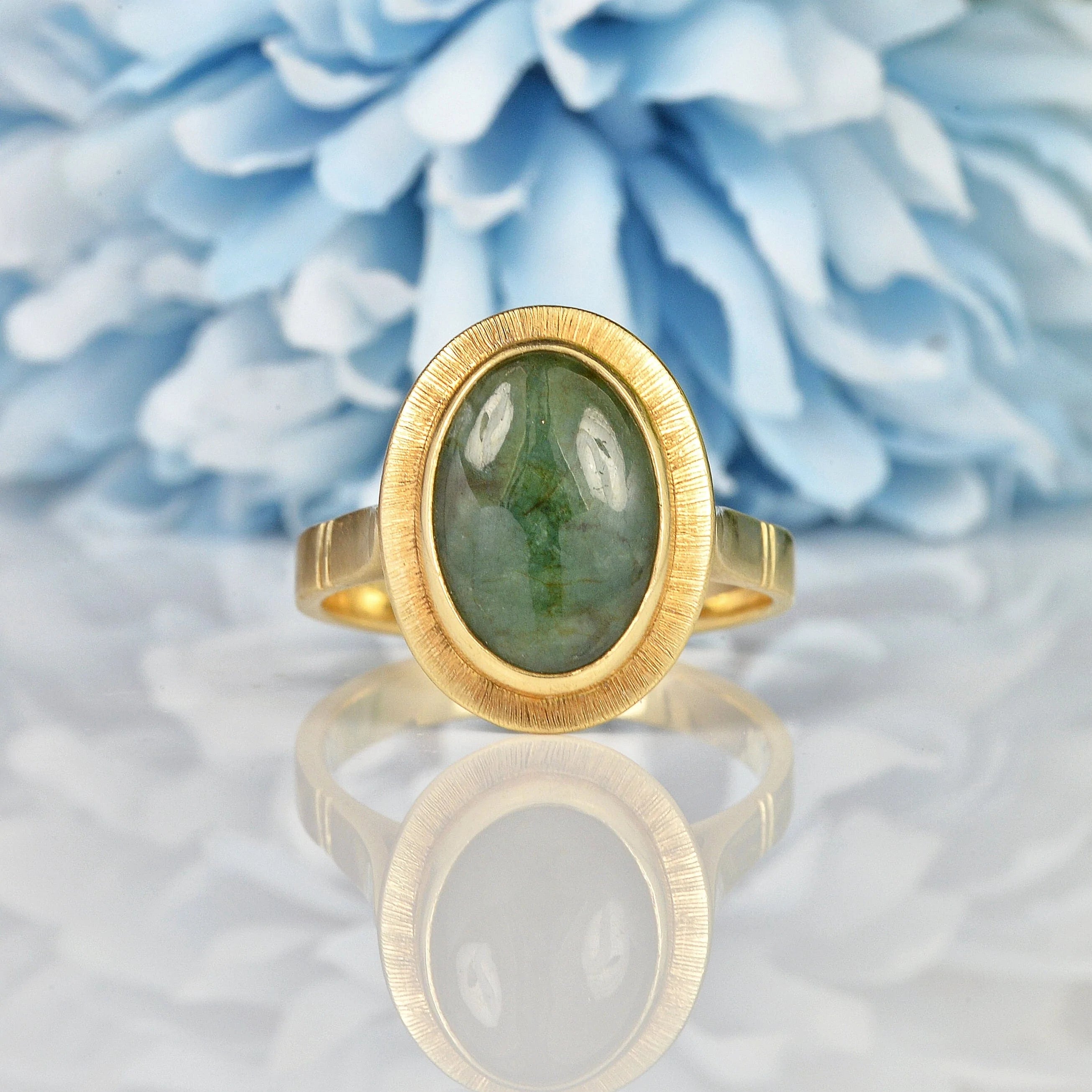 Ellibelle Jewellery Vintage Chinese Jade Yellow Gold Ring