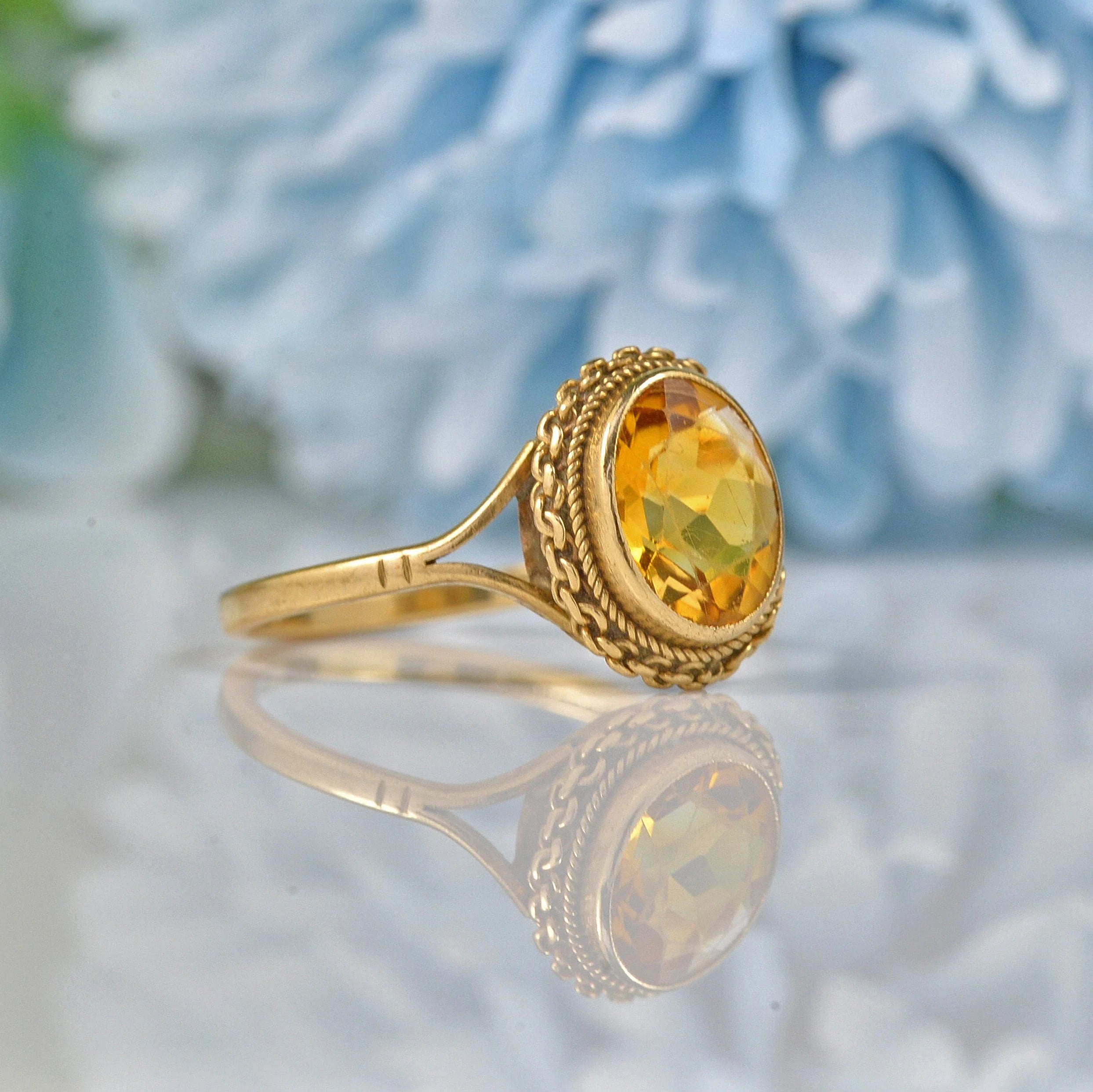 VINTAGE CITRINE 9CT GOLD SOLITAIRE RING