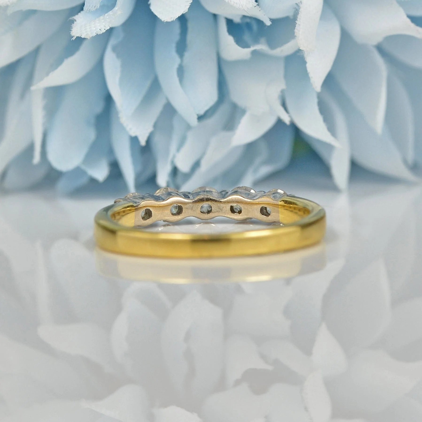 VINTAGE DIAMOND 18CT GOLD FIVE-STONE RING