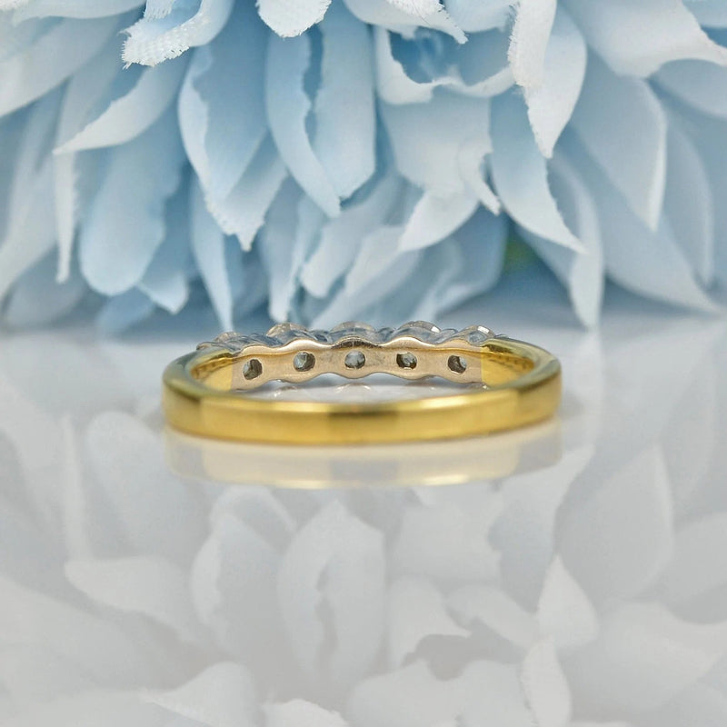VINTAGE DIAMOND 18CT GOLD FIVE-STONE RING