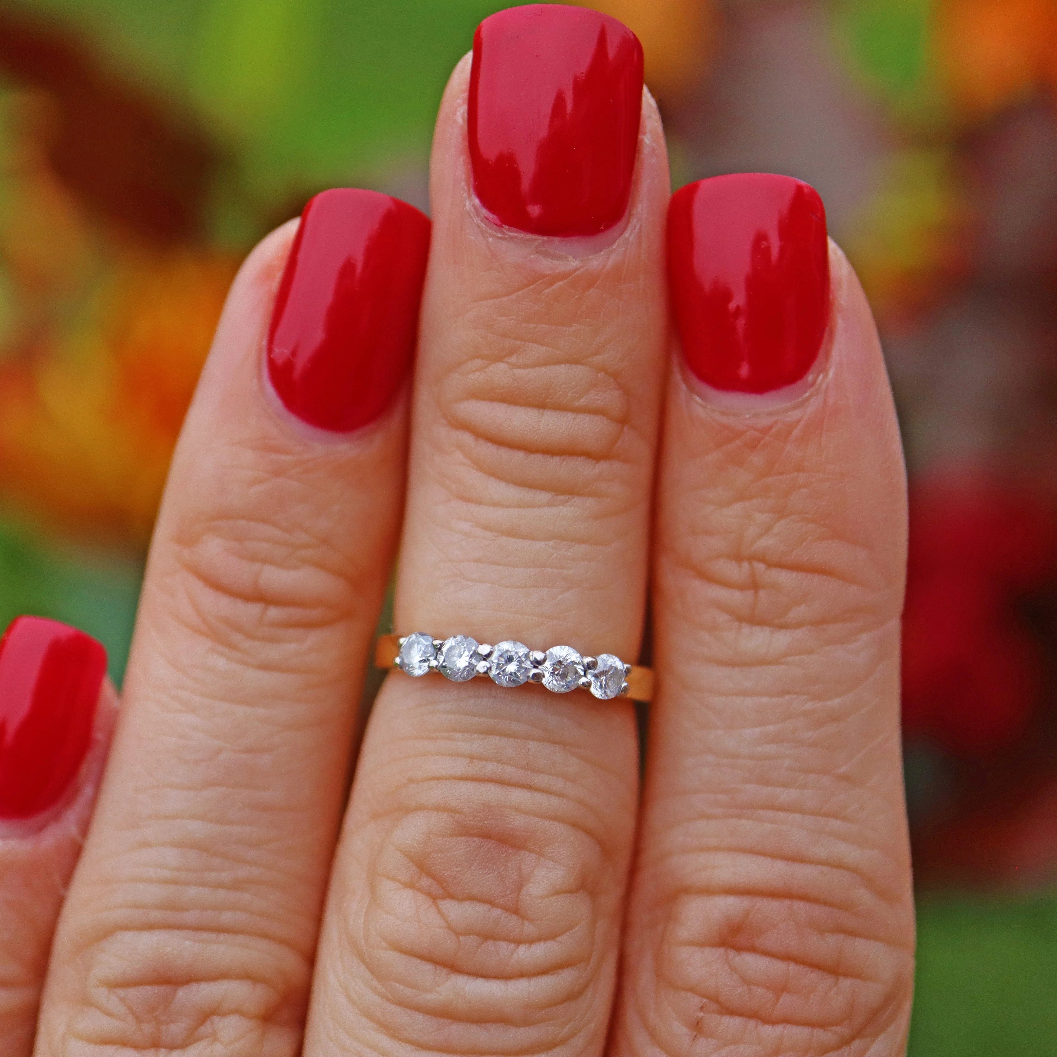 VINTAGE DIAMOND 18CT GOLD FIVE-STONE RING