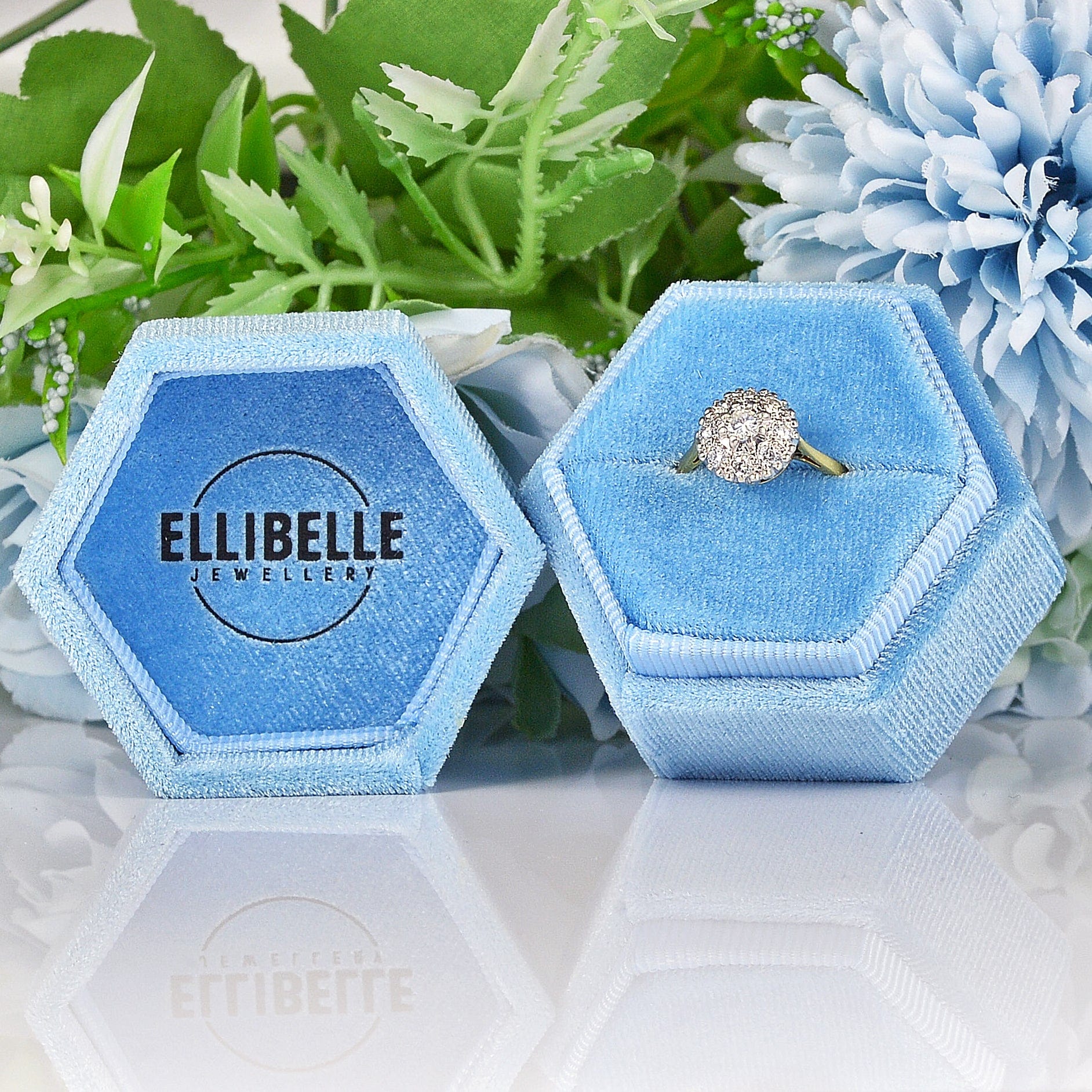 Ellibelle Jewellery VINTAGE DIAMOND CLUSTER 18CT GOLD RING