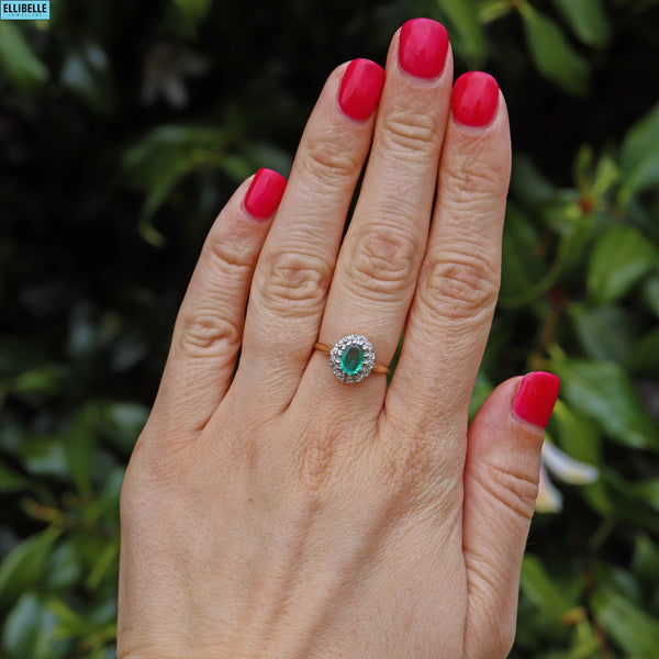 VINTAGE EMERALD & DIAMOND 9CT GOLD HALO RING