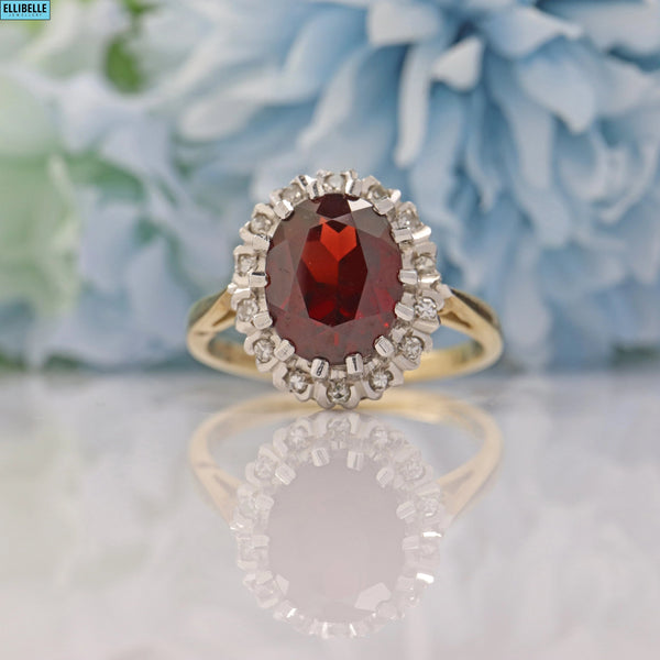 VINTAGE GARNET & DIAMOND 9CT GOLD HALO CLUSTER RING