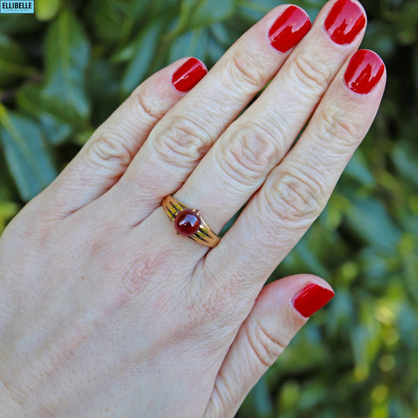 Vintage Gentlemans Garnet 18ct Gold Ring