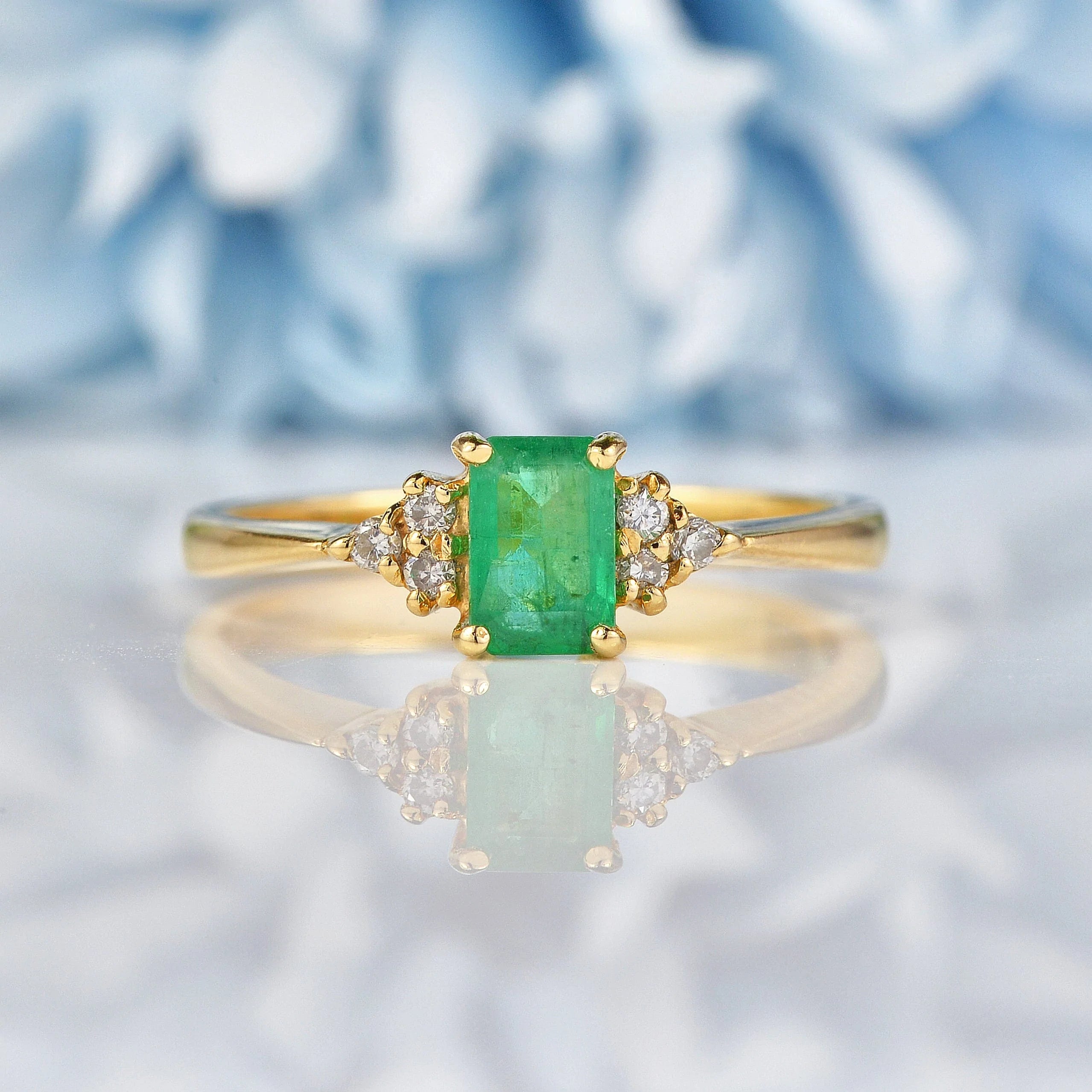Ellibelle Jewellery Vintage Natural Emerald & Diamond 18ct Gold Ring