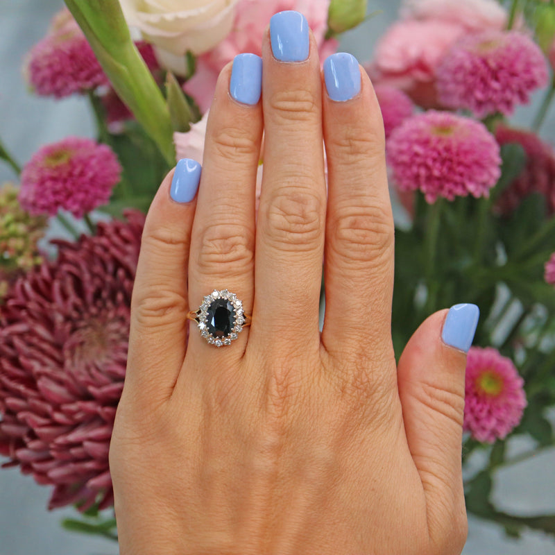 Ellibelle Jewellery Vintage Natural Sapphire & Diamond 18ct Gold Cluster Ring (3.10ct)