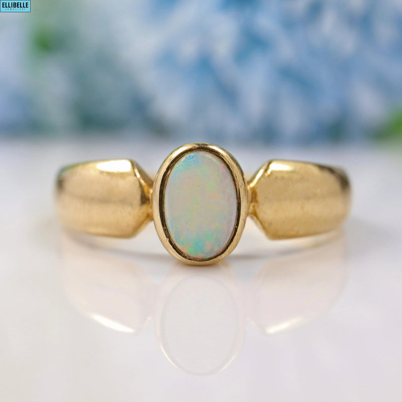VINTAGE OPAL 9CT GOLD SOLITAIRE RING