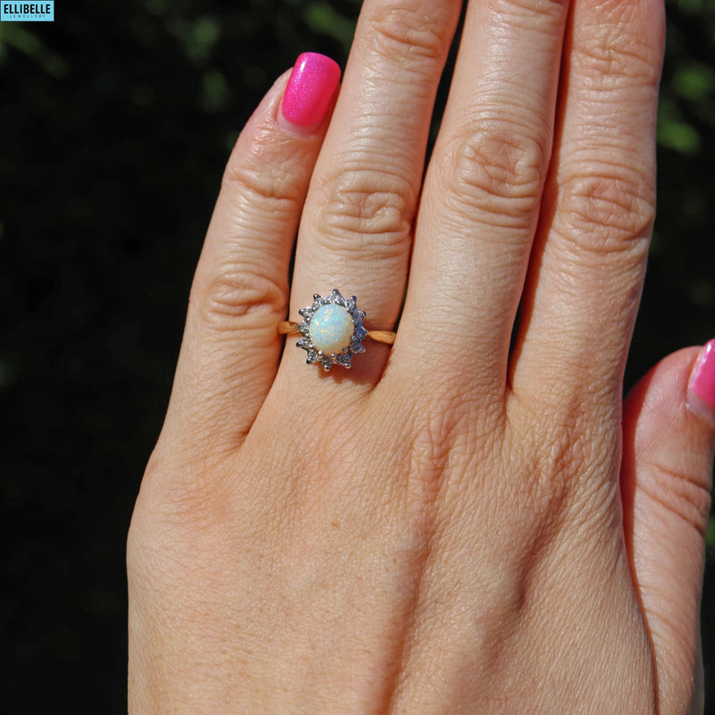 VINTAGE OPAL & DIAMOND 18CT GOLD HALO CLUSTER RING