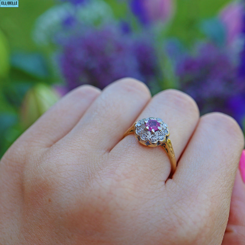 VINTAGE RUBY & DIAMOND 18CT GOLD CLUSTER RING