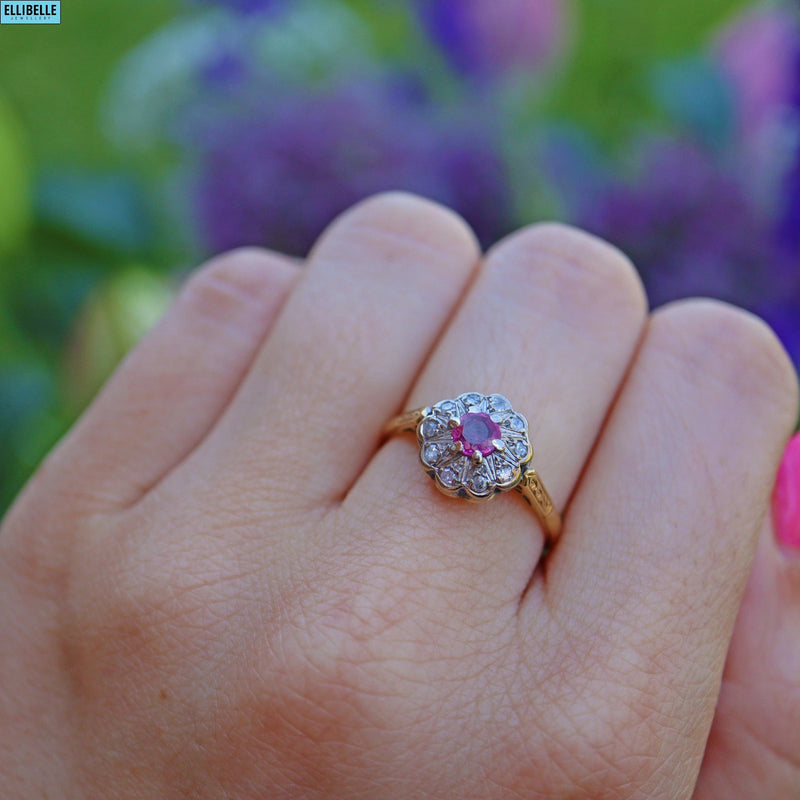 VINTAGE RUBY & DIAMOND 18CT GOLD CLUSTER RING