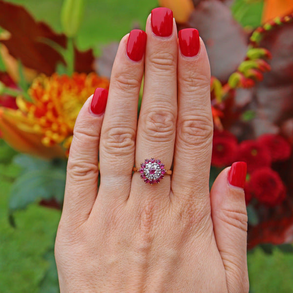 VINTAGE RUBY & DIAMOND 9CT GOLD CLUSTER RING