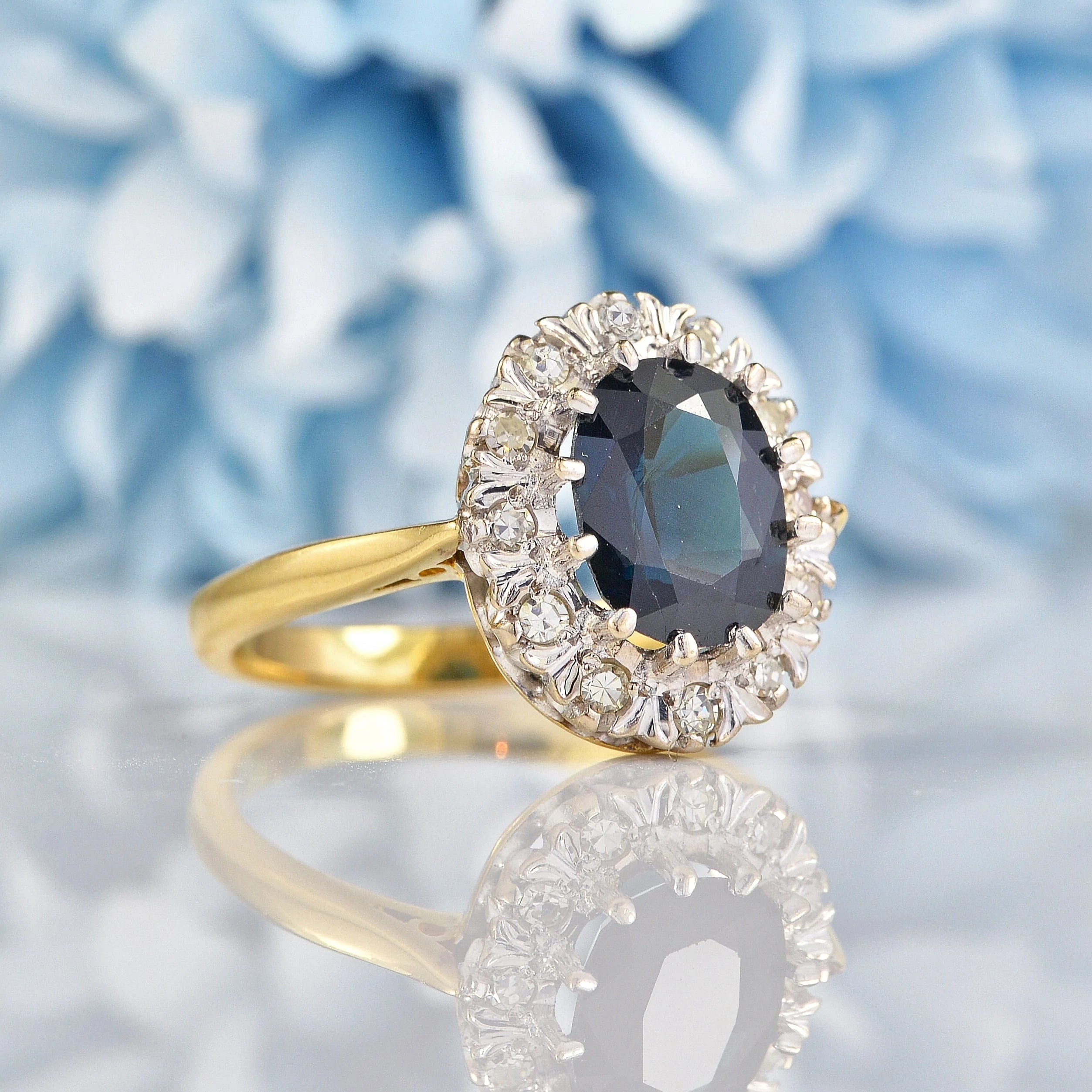 Ellibelle Jewellery Vintage Sapphire & Diamond 18ct Gold Cluster Ring (2.40ct)