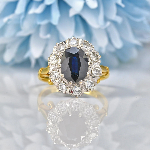 VINTAGE SAPPHIRE & DIAMOND 18CT GOLD CLUSTER RING