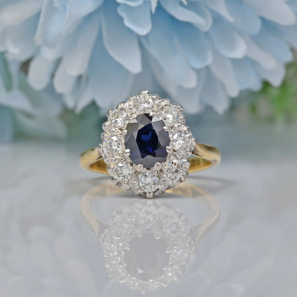 VINTAGE SAPPHIRE & DIAMOND 18CT GOLD CLUSTER RING
