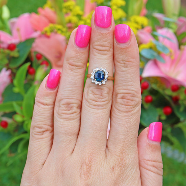 VINTAGE SAPPHIRE & DIAMOND 18CT GOLD CUSHION CLUSTER RING