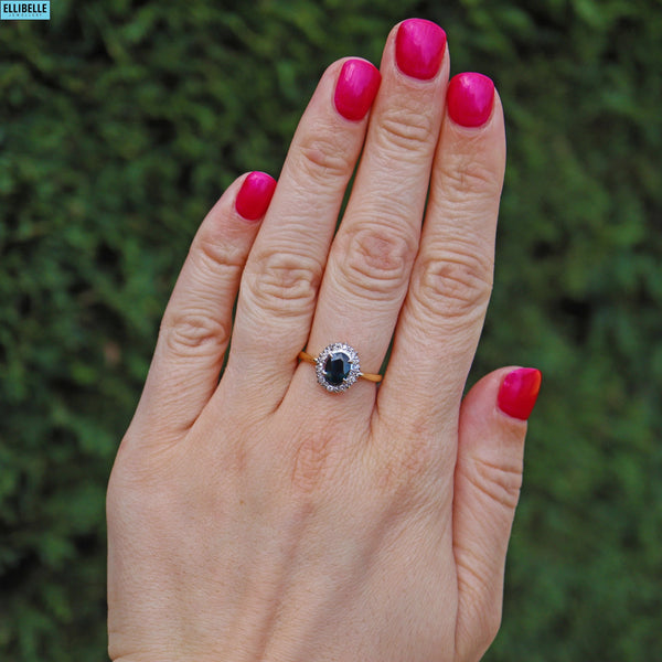 VINTAGE SAPPHIRE & DIAMOND 18CT GOLD HALO CLUSTER RING