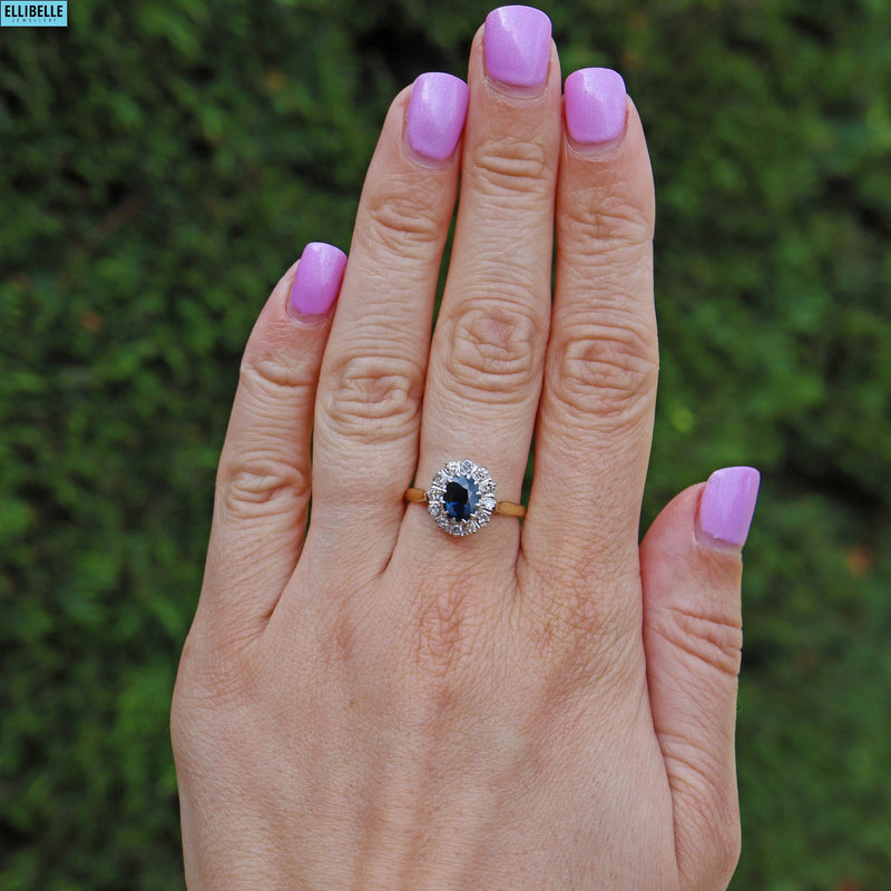 VINTAGE SAPPHIRE & DIAMOND 18CT GOLD HALO CLUSTER RING