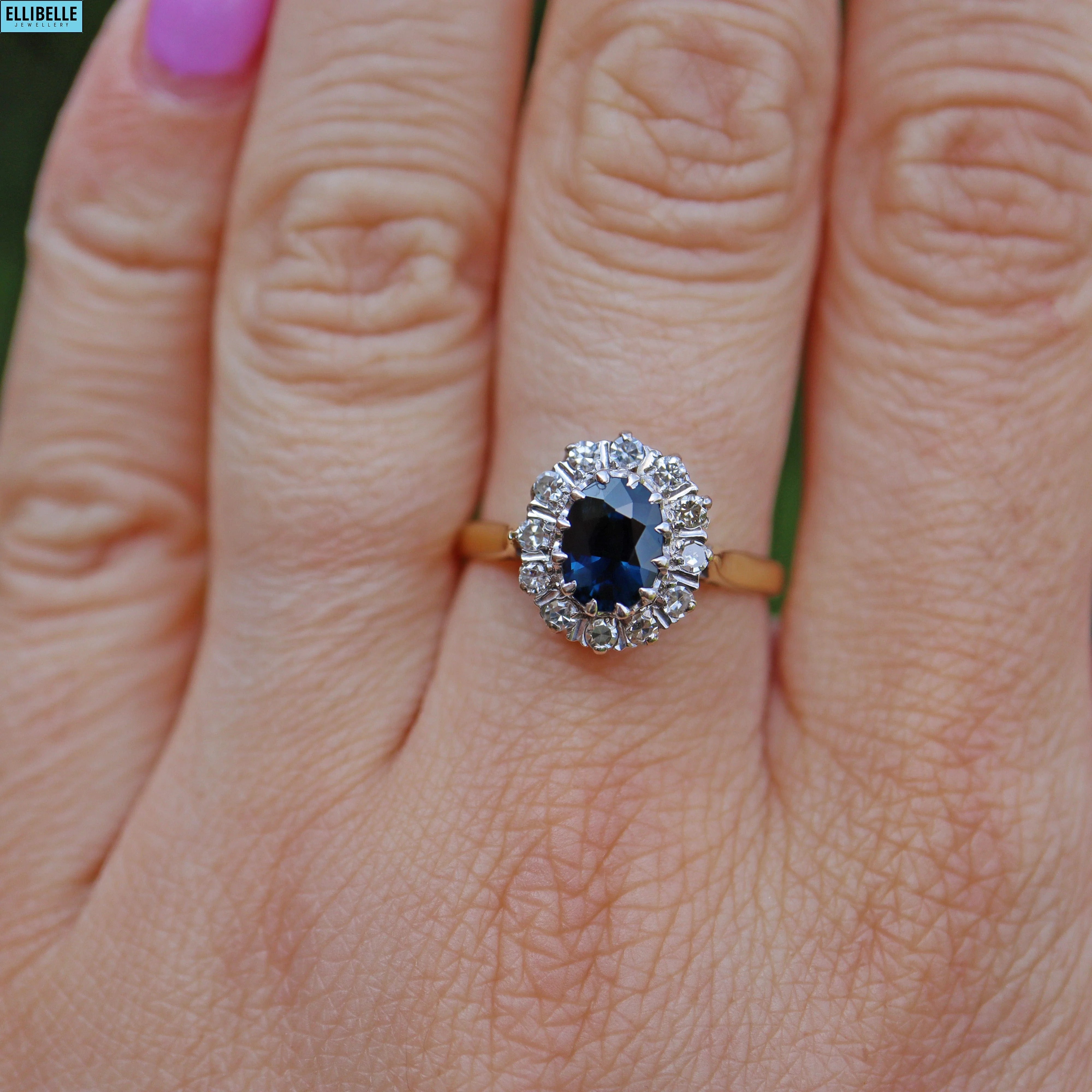 VINTAGE SAPPHIRE & DIAMOND 18CT GOLD HALO CLUSTER RING