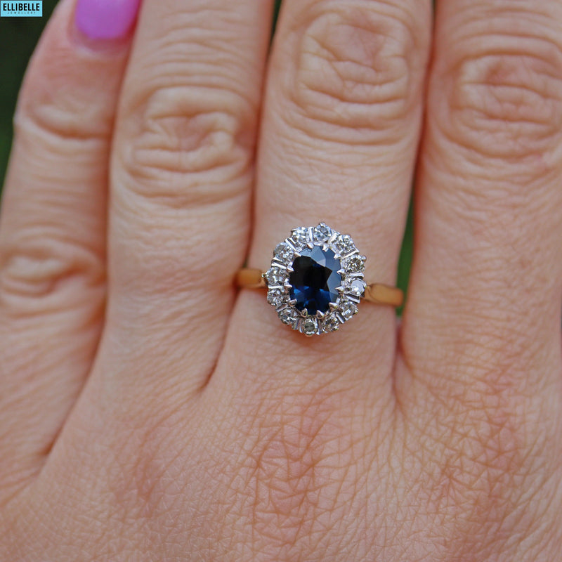 VINTAGE SAPPHIRE & DIAMOND 18CT GOLD HALO CLUSTER RING