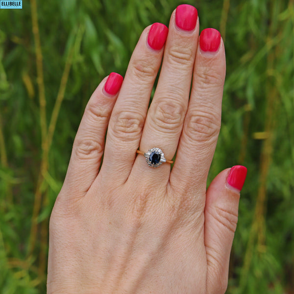 VINTAGE SAPPHIRE & DIAMOND 18CT GOLD HALO RING