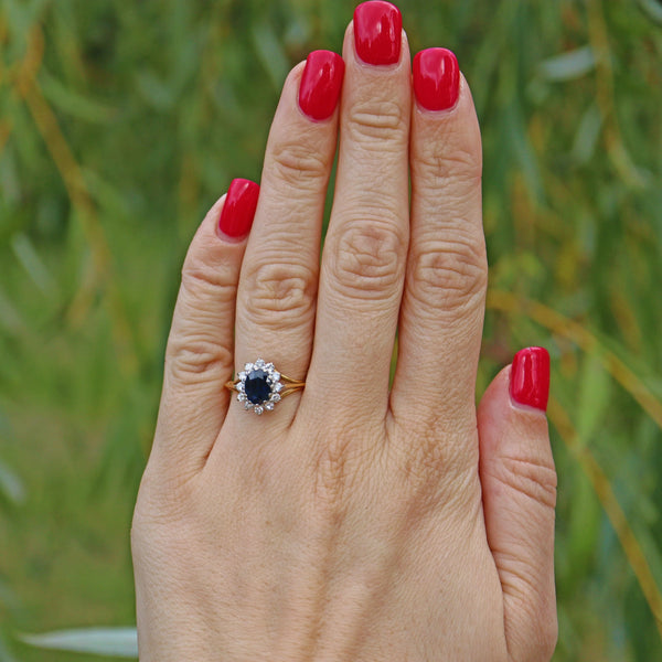 Ellibelle Jewellery VINTAGE SAPPHIRE & DIAMOND 18CT GOLD HALO RING