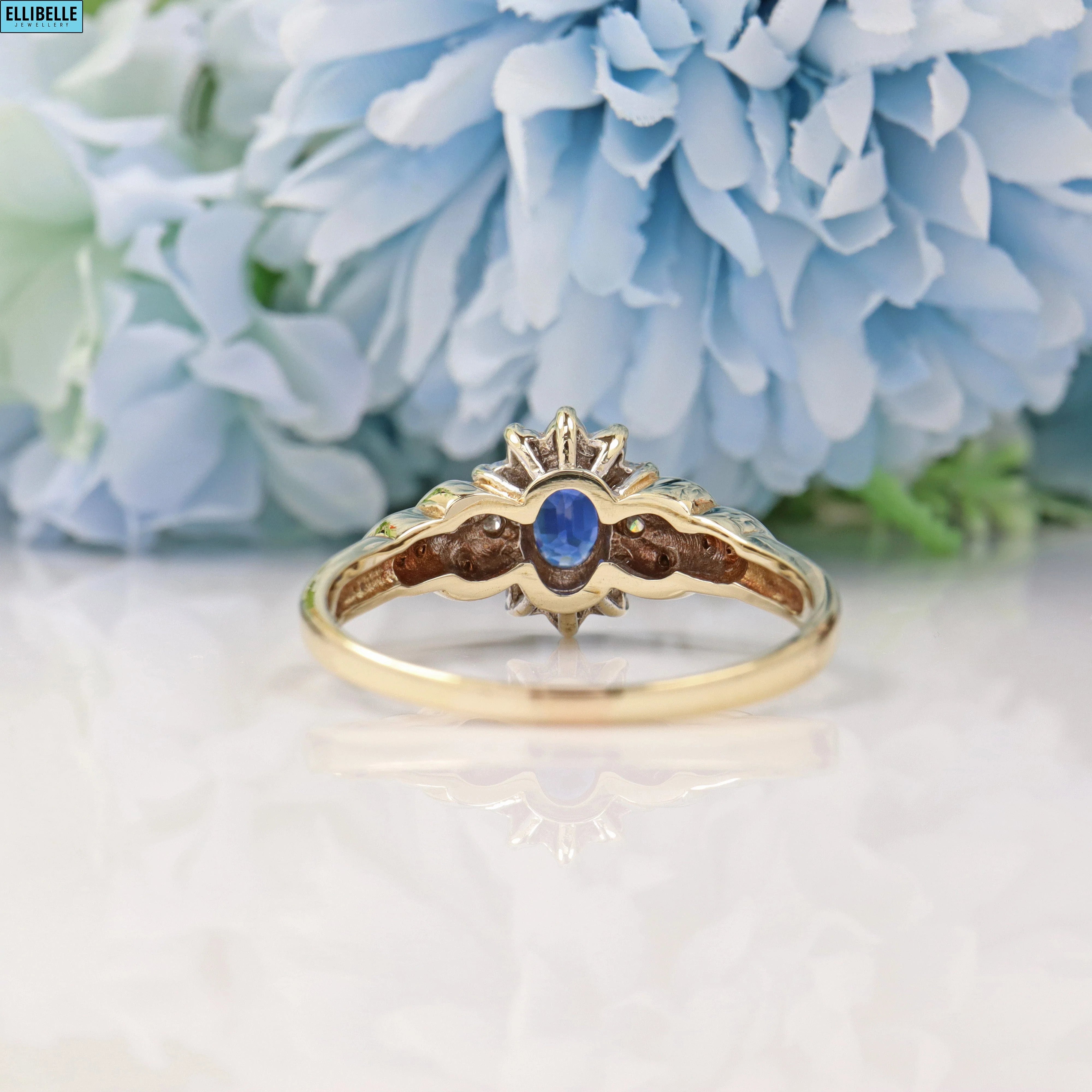 VINTAGE SAPPHIRE & DIAMOND 9CT GOLD CLUSTER RING