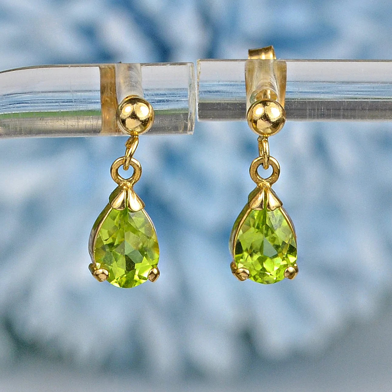 Ellibelle Jewellery VINTAGE TEAR-DROP PERIDOT GOLD PENDANT EARRINGS