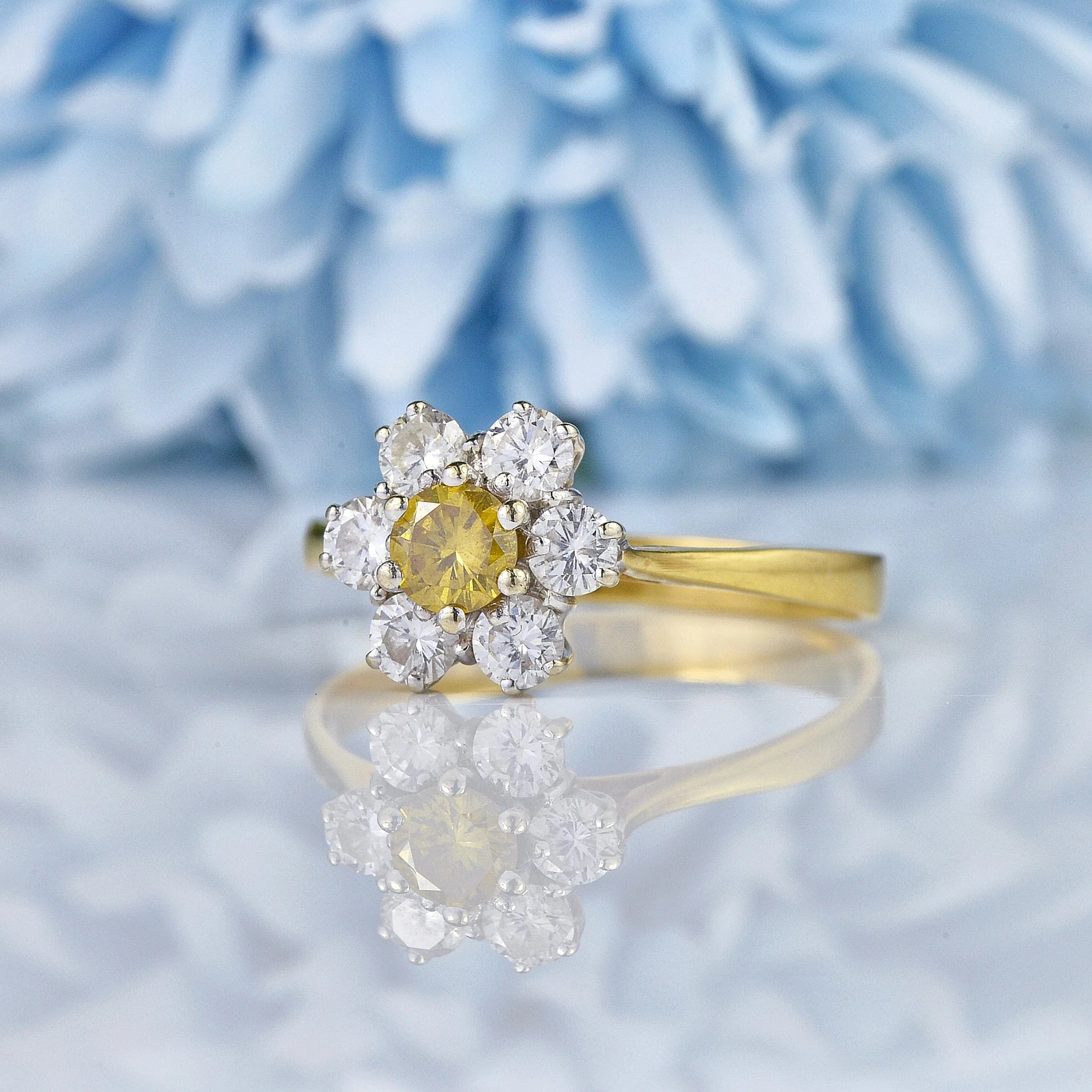 Vintage Yellow Diamond 18ct Gold Daisy Cluster Ring